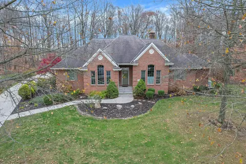 141 Zellers Ln, Pataskala, OH 43062