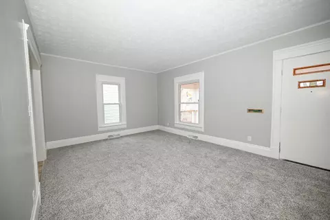 Living - 209 Wallace St, Marion, OH 43302 photo 3 of 5