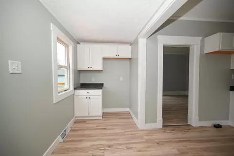 Entry Way - 209 Wallace St, Marion, OH 43302 photo 4 of 5