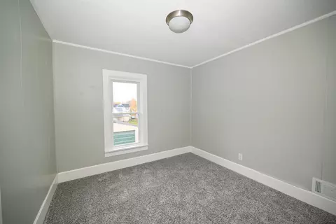 Bedroom - 209 Wallace St, Marion, OH 43302 photo 1 of 6