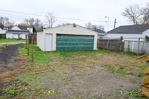 Exterior - 209 Wallace St, Marion, OH 43302 photo 4 of 13