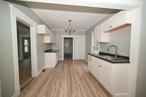Entry Way - 209 Wallace St, Marion, OH 43302 photo 1 of 5