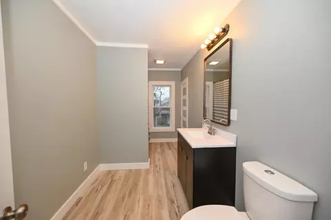 Bath - 209 Wallace St, Marion, OH 43302 photo 1 of 2