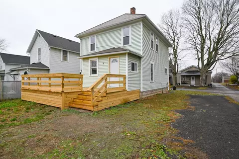 Exterior - 209 Wallace St, Marion, OH 43302 photo 5 of 13