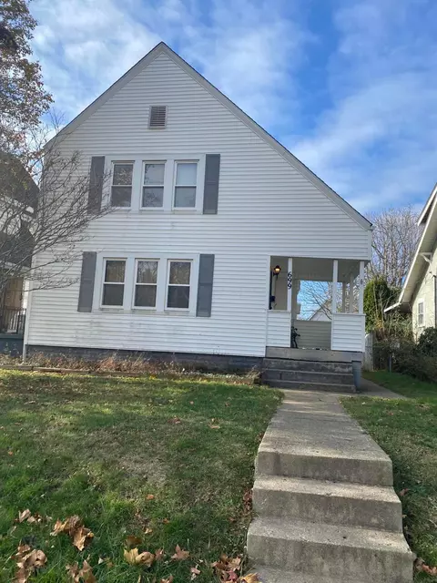 699 S Eureka Ave, Columbus, OH 43204