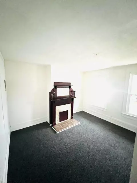 Living - 331 S Maple St, Lancaster, OH 43130 photo 3 of 4