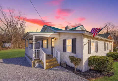 297 Highland Ave, Buckeye Lake, OH 43008