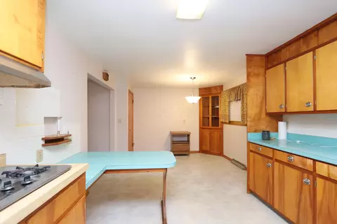 Kitchen - 1251 E Walker Ave, Mansfield, OH 44905 photo 3 of 3