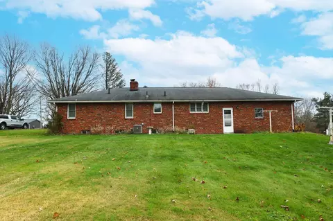 Exterior - 1251 E Walker Ave, Mansfield, OH 44905 photo 4 of 7