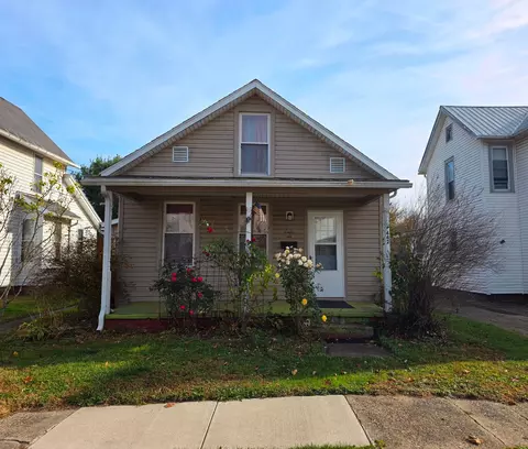 442 N 8th St, Coshocton, OH 43812