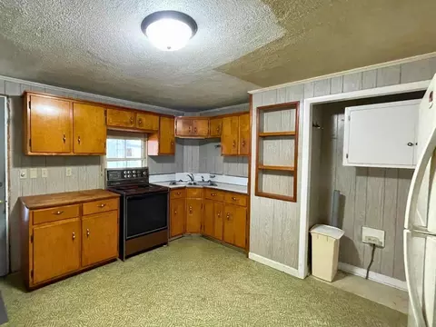232 E Central Ave, Delaware, OH 43015 photo 4