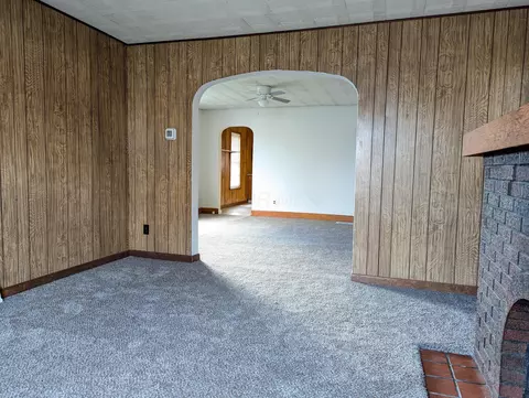 Living - 1723 Warder St, Springfield, OH 45503 photo 5 of 8