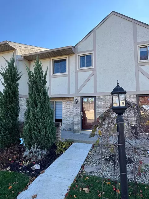 1957 Noble Run Way #13, Columbus, OH 43229