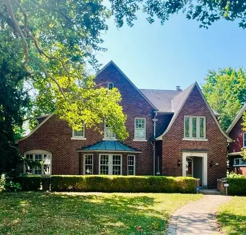 2481 Sherwood Rd, Columbus, OH 43209