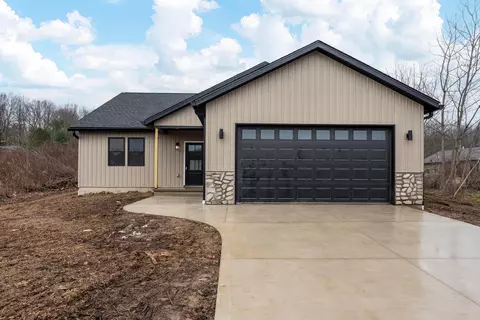 480 N Northridge Hts, Howard, OH 43028