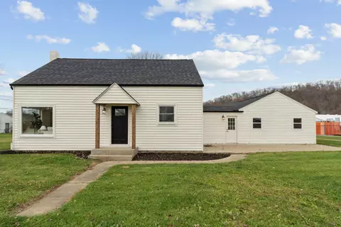 457 Broad St, Coshocton, OH 43812