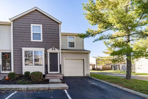 5127 Singleton Dr #37D, Hilliard, OH 43026