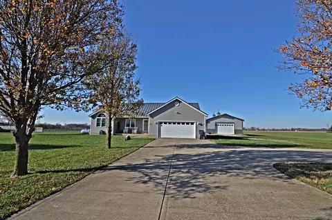 13819 Hoover Rd, Ashville, OH 43103