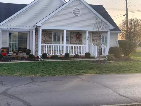 1215 Dunhurst St, Circleville, OH 43113