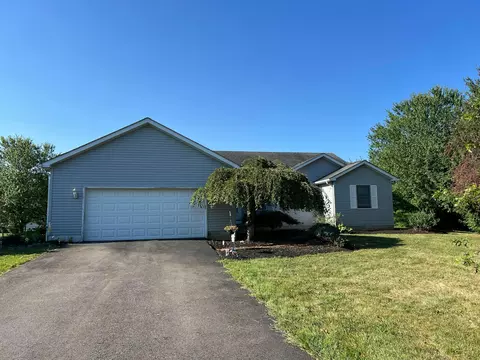 7065 Hollow Rd SW, Pataskala, OH 43062