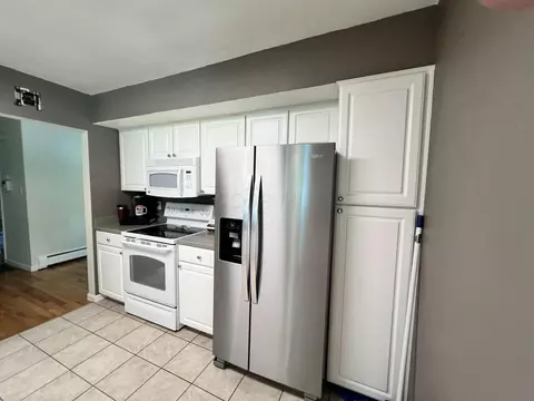 Kitchen - 1739 Winding Trl, Springfield, OH 45503 photo 1 of 7