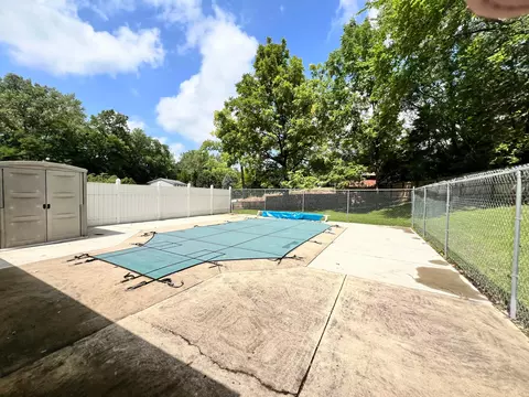 Exterior - 1739 Winding Trl, Springfield, OH 45503 photo 6 of 25