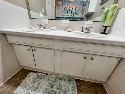 Bath - 1739 Winding Trl, Springfield, OH 45503 photo 2 of 4