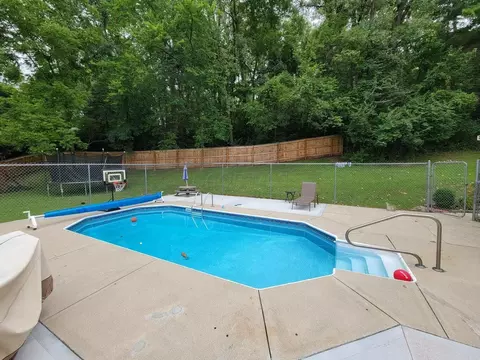 Exterior - 1739 Winding Trl, Springfield, OH 45503 photo 4 of 25