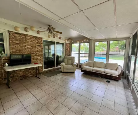 Exterior - 1739 Winding Trl, Springfield, OH 45503 photo 10 of 25
