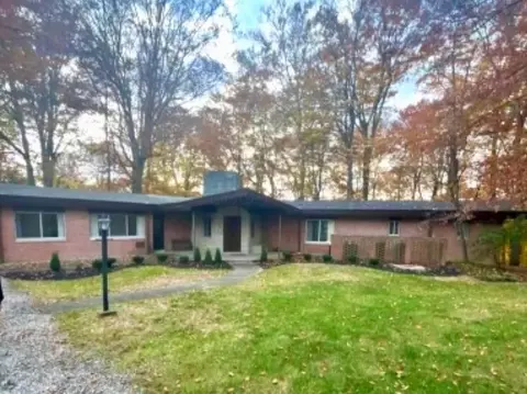 393 Overlook Dr, Lancaster, OH 43130