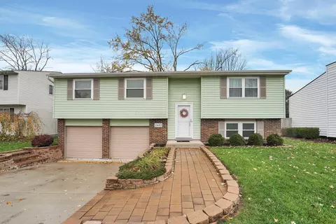 2442 Onyx Ct, Grove City, OH 43123