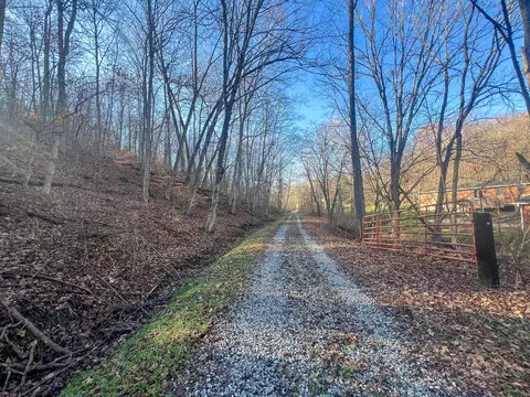 601 Fairgreens Rd, Jackson, OH 45640