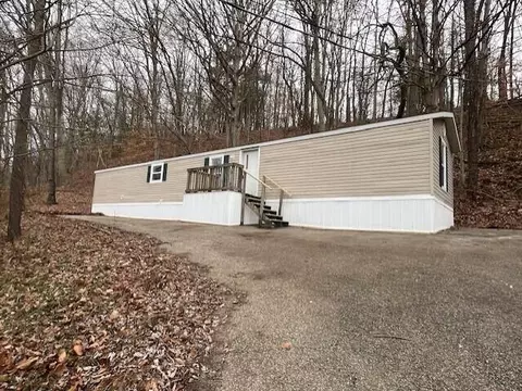 570 Frederick St, Nelsonville, OH 45764