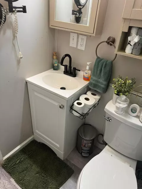 Bath - 567 E Locust St, Lancaster, OH 43130 photo 1 of 1