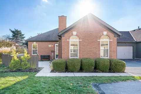 2544 Trotterslane Dr, Columbus, OH 43235