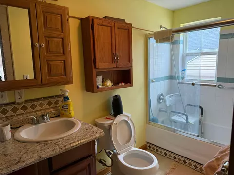 784 E Front St, Logan, OH 43138 photo 6