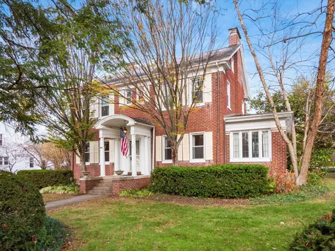 2596 Bryden Rd, Bexley, OH 43209
