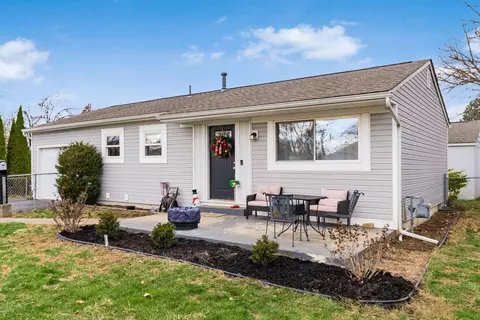 5558 Newport Ct, Columbus, OH 43232
