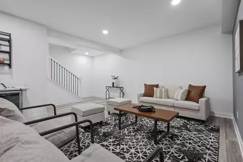 Living - 655 E Kossuth St, Columbus, OH 43206 photo 4 of 4