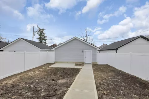 Exterior - 655 E Kossuth St, Columbus, OH 43206 photo 9 of 9