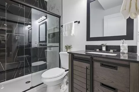 Bath - 655 E Kossuth St, Columbus, OH 43206 photo 10 of 11