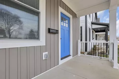 Exterior - 655 E Kossuth St, Columbus, OH 43206 photo 4 of 9