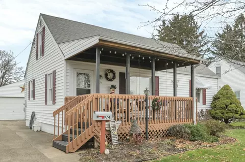 974 Davis Ave, Newark, OH 43055
