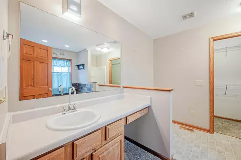 Bath - 2749 Berringer Rd, Waldo, OH 43356 photo 2 of 6