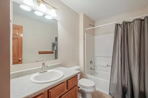 Bath - 2749 Berringer Rd, Waldo, OH 43356 photo 5 of 6
