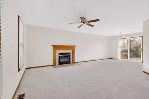 Living - 1077 Insco Loop, Blacklick, OH 43004 photo 4 of 7