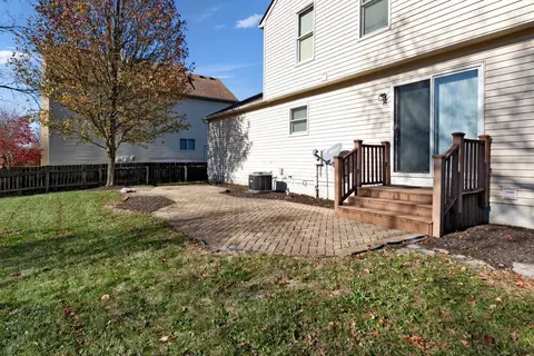 Exterior - 1077 Insco Loop, Blacklick, OH 43004 photo 10 of 11
