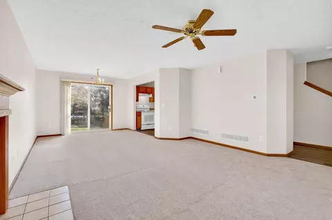Living - 1077 Insco Loop, Blacklick, OH 43004 photo 3 of 7
