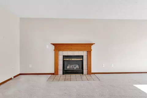 Living - 1077 Insco Loop, Blacklick, OH 43004 photo 5 of 7