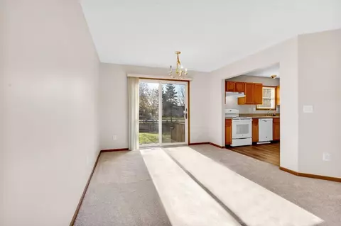 Living - 1077 Insco Loop, Blacklick, OH 43004 photo 7 of 7